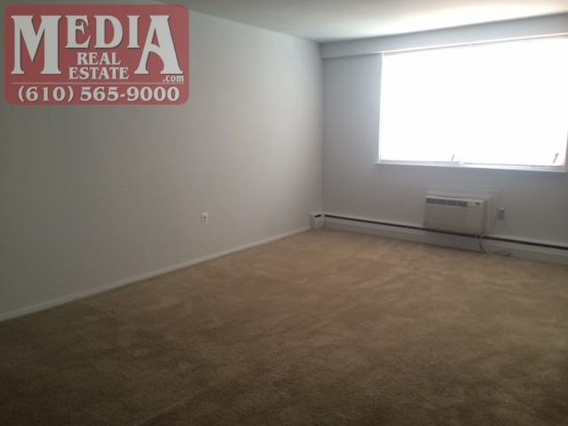 Greylock Apartments - Photo 2 of 7