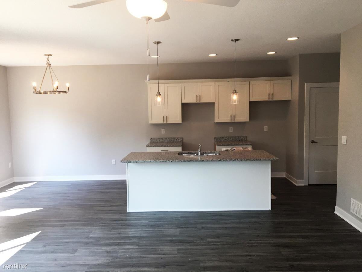1036 66th St - Photo 2 of 9