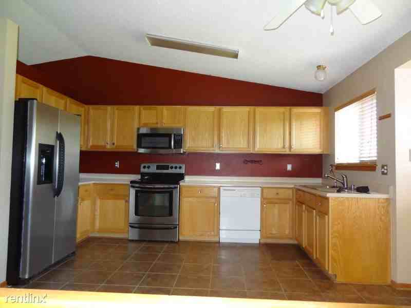 21640 E Crestline Ln - Photo 2 of 8