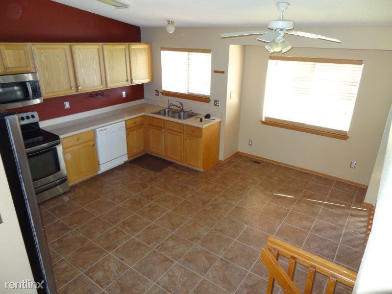 21640 E Crestline Ln - Photo 3 of 8