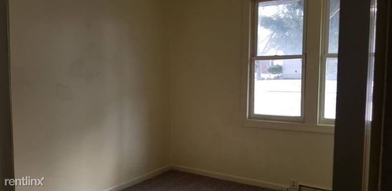 103 Elm St - Photo 3 of 5