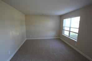16218 Bresslyn Ln - Photo 3 of 8