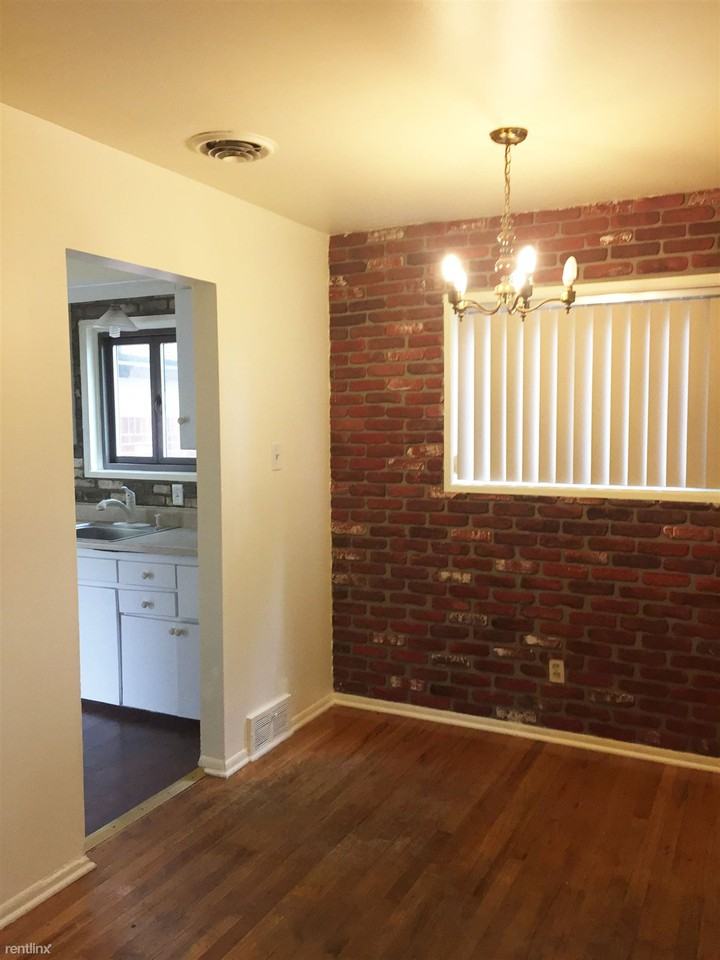 30186 Susan Ct - Photo 2 of 9