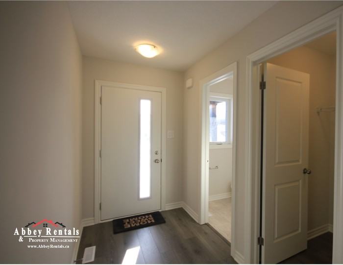 1293 Michael St - Photo 3 of 26