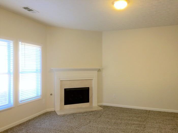 2400 Village Green Dr - Photo 2 of 12