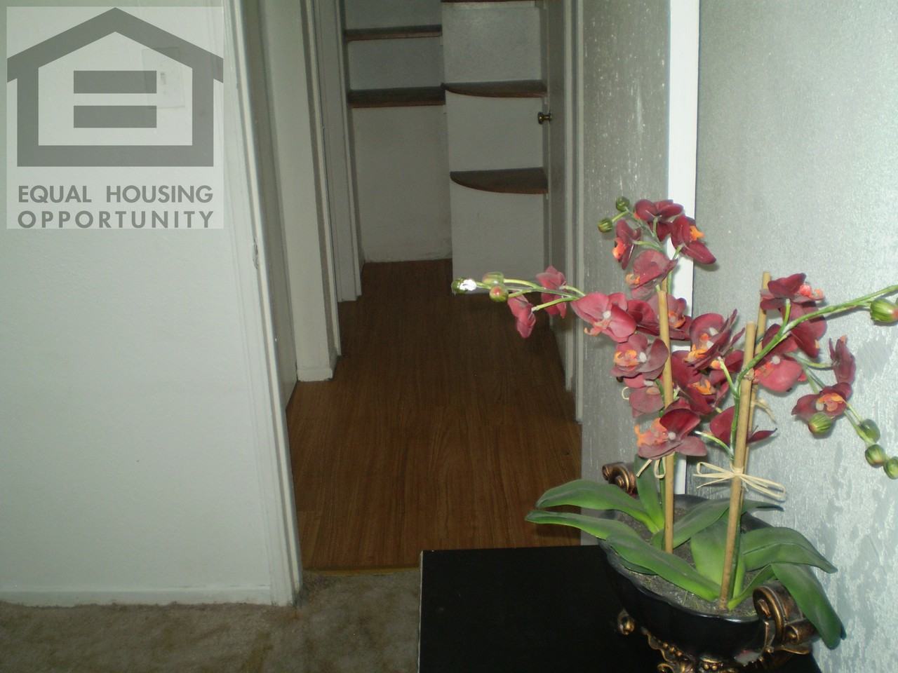 470 East Naples Drive - Photo 2 of 6