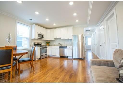 28-30 Chestnut Ave #2 - Photo 3 of 9