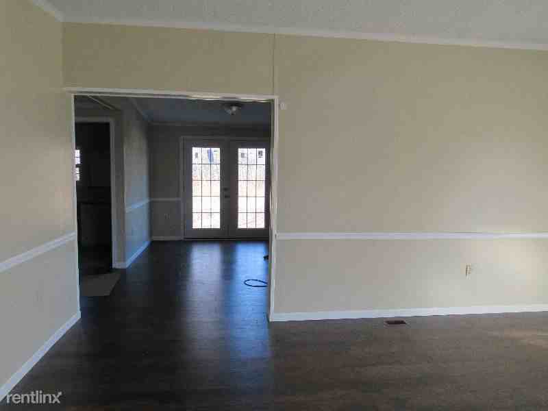 3 Spinsfield Common Rd - Photo 3 of 15