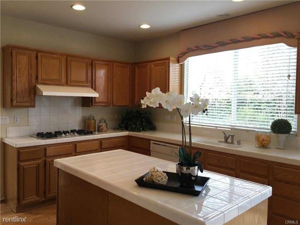 5301 Polis Dr - Photo 3 of 12