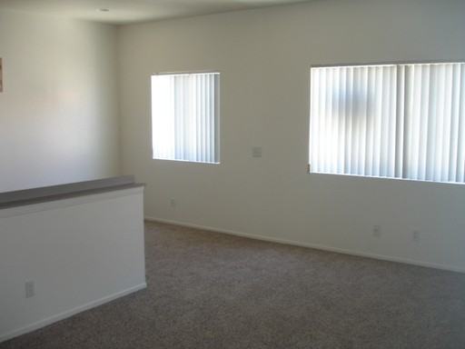 27644 Violin Canyon Rd - Photo 3 of 9