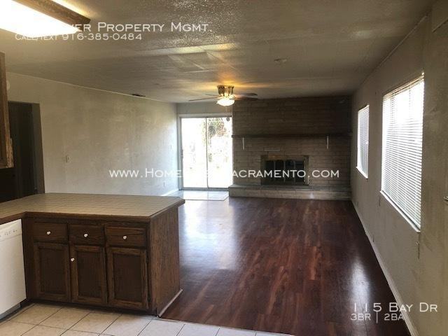 115 Bay Dr - Photo 3 of 14