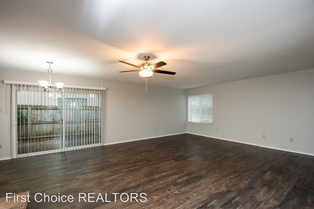 2825 Ivanridge Ln - Photo 3 of 14