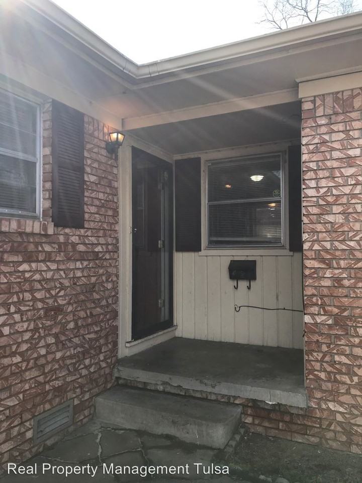 434 S 97th E Pl - Photo 3 of 18