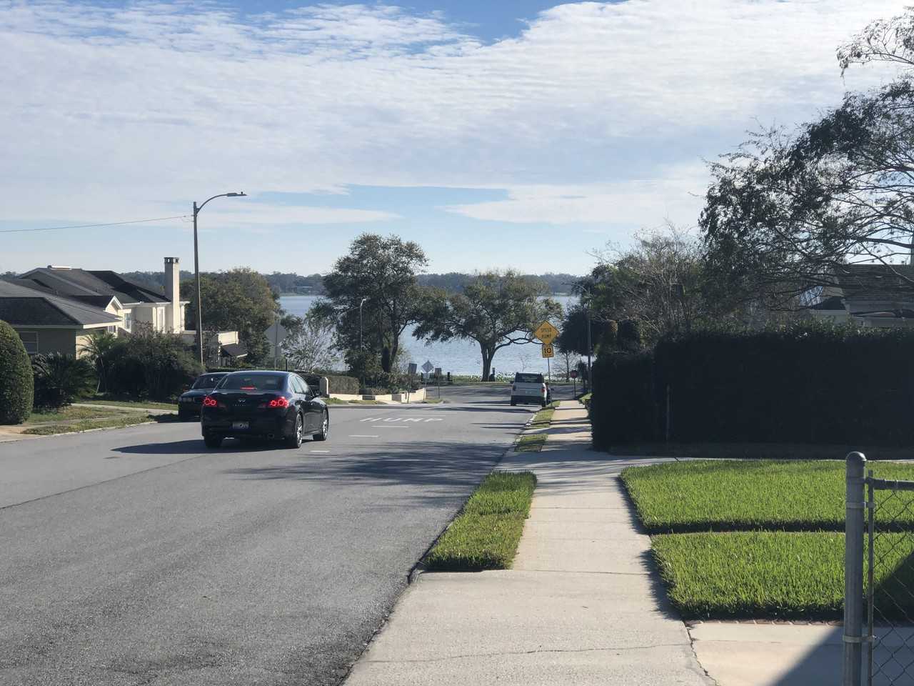 301 Patten Heights St - Photo 2 of 15