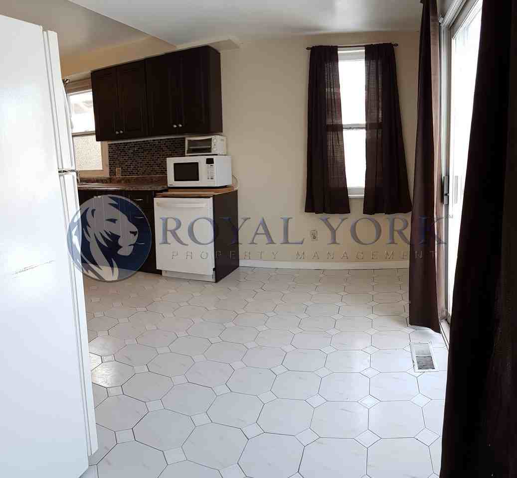 37 Hope Ave - Photo 2 of 5