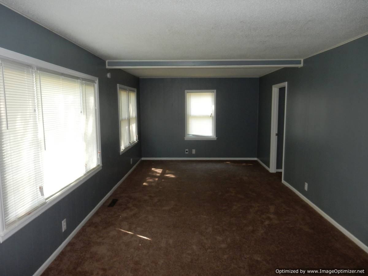 11304 Bennington Ave - Photo 2 of 12