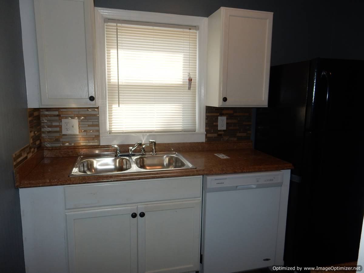 11304 Bennington Ave - Photo 3 of 12