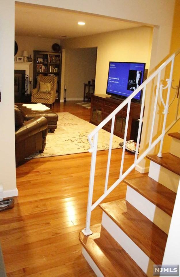 55 Pennsylvania Ave - Photo 2 of 16