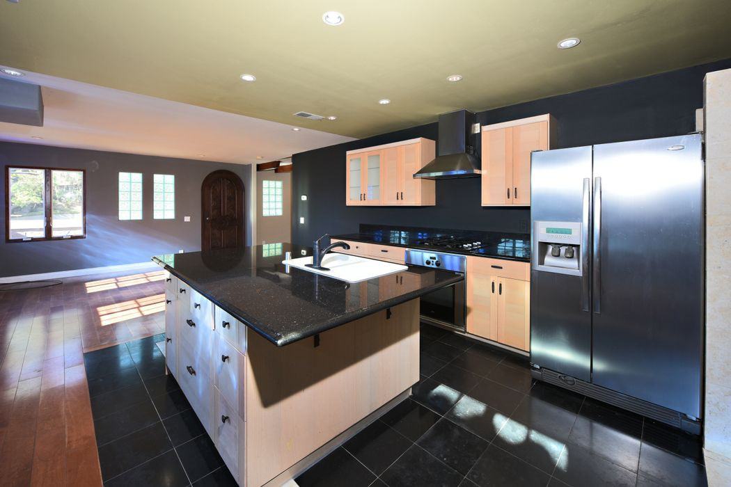 3856 Udell Ct - Photo 3 of 32