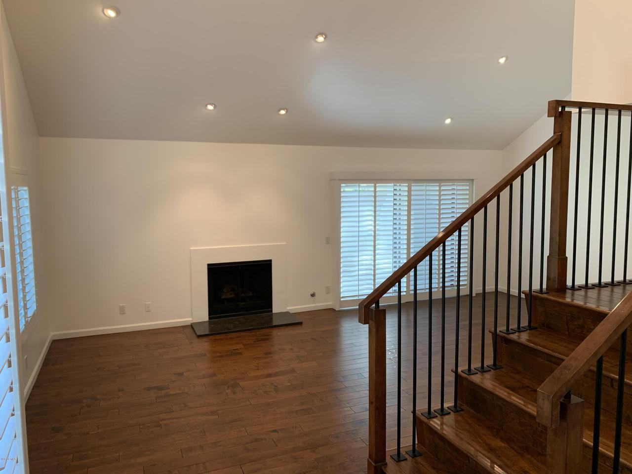 924 Thistlegate Rd - Photo 3 of 18