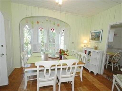 28 Narragansett Ave - Photo 3 of 12