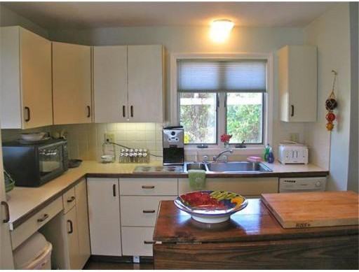 120 Eastville Ave - Photo 3 of 15