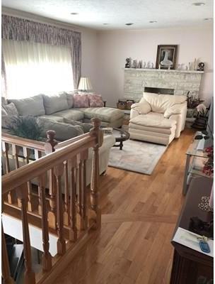 40 Weatherbee Dr - Photo 2 of 16