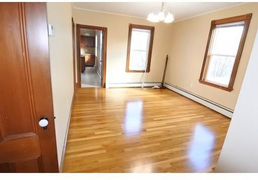 19 Holbrook Ct 2 - Photo 3 of 13