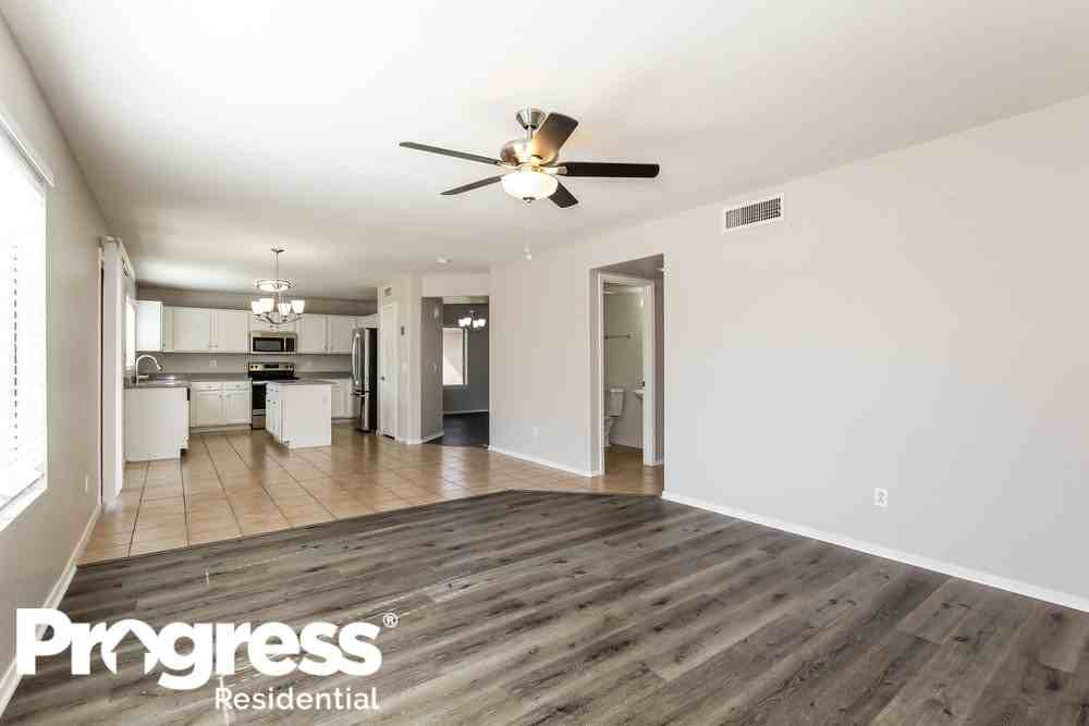 6403 W Watkins St - Photo 3 of 20