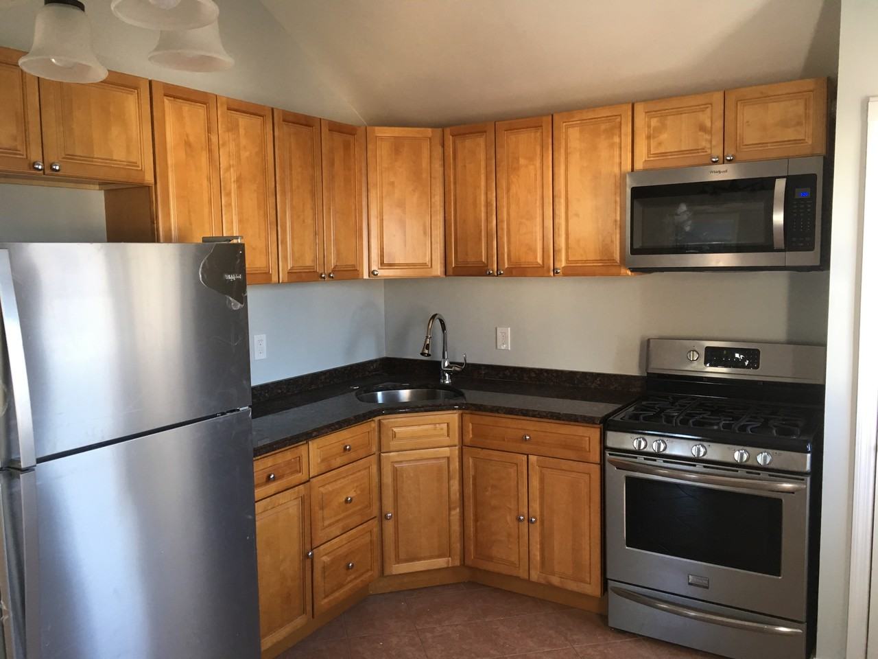 108 Ottawa Ave - Photo 3 of 9