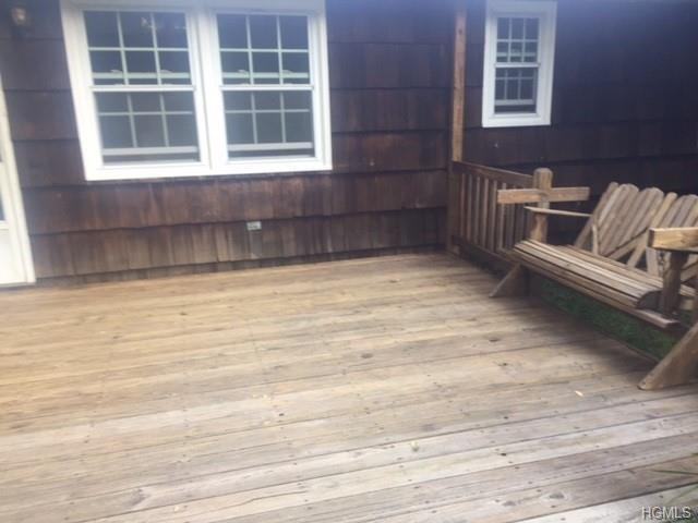 1 MacLean Dr - Photo 3 of 7