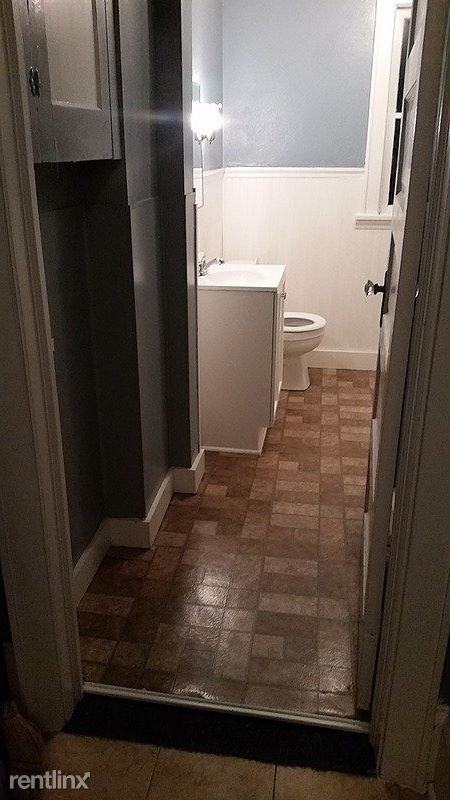 120 E Green St - Photo 2 of 3