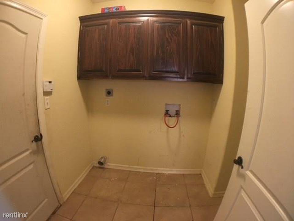 207 N 17th St - Photo 3 of 8