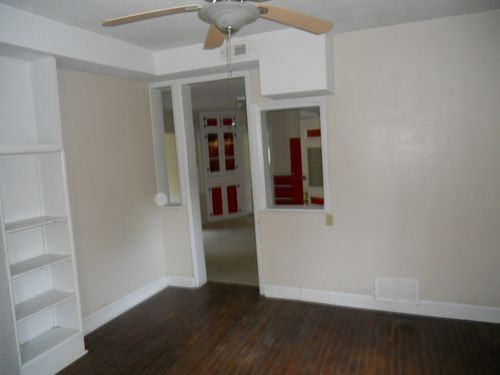 620 Elm St - Photo 2 of 8