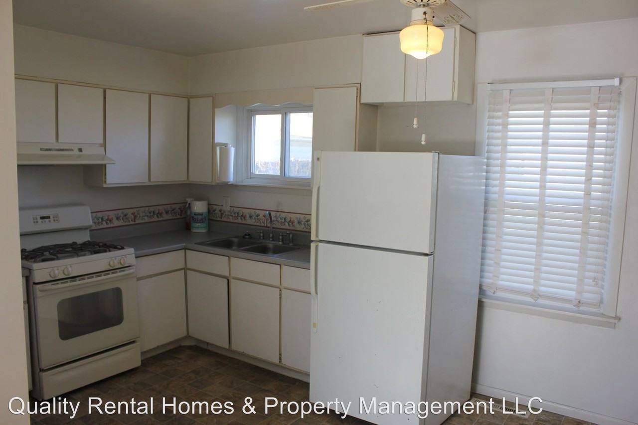 1141 Harriet St - Photo 2 of 14