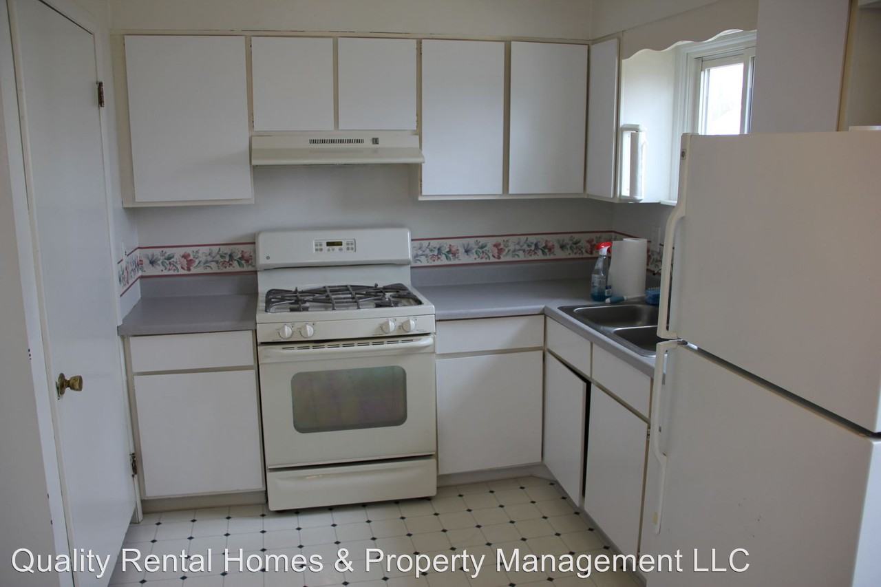 1141 Harriet St - Photo 3 of 14