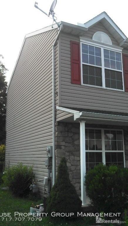 35 Johns Dr - Photo 2 of 5