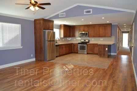 1432 Katharine Ave - Photo 2 of 14