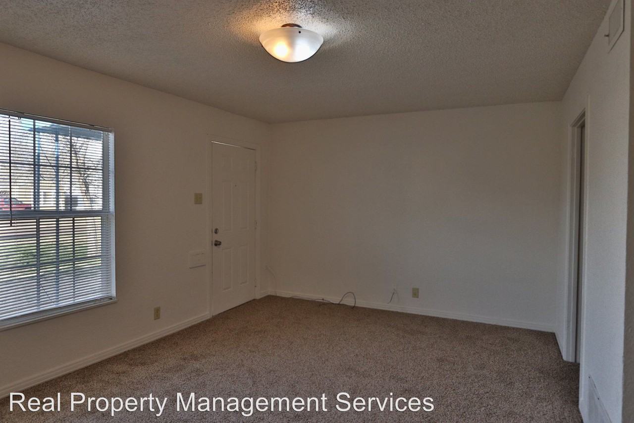 2521 41st St - Photo 3 of 7