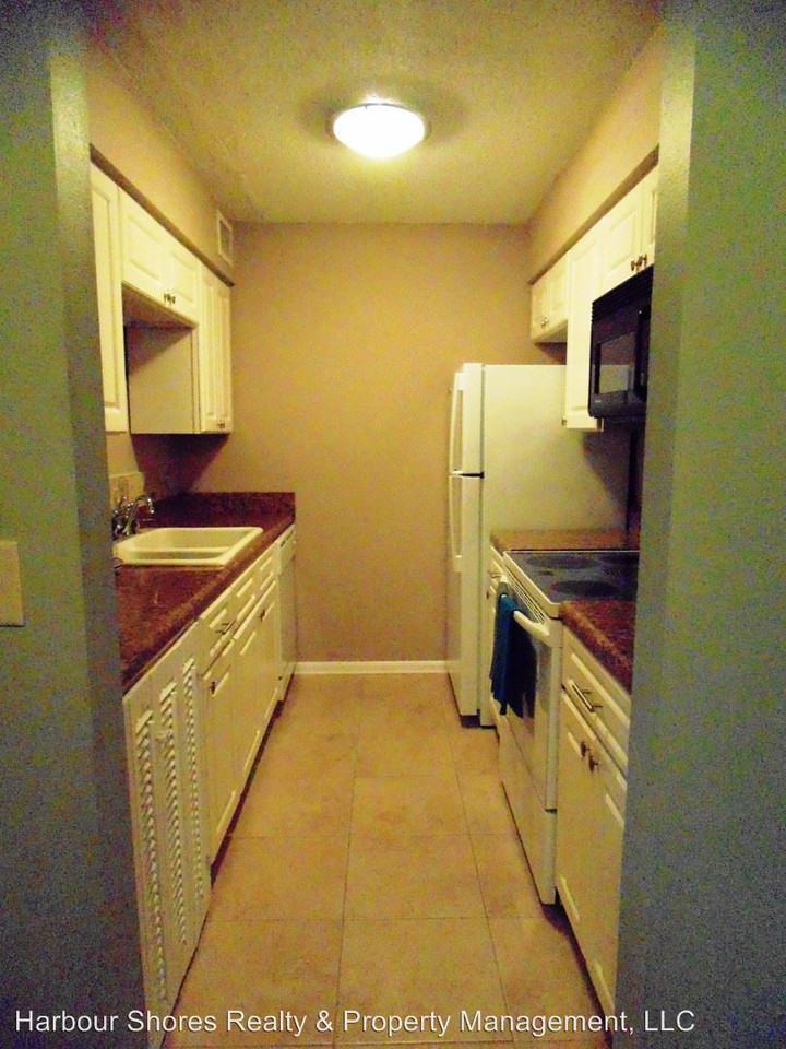 5303 Summerlin Rd. - Photo 3 of 8