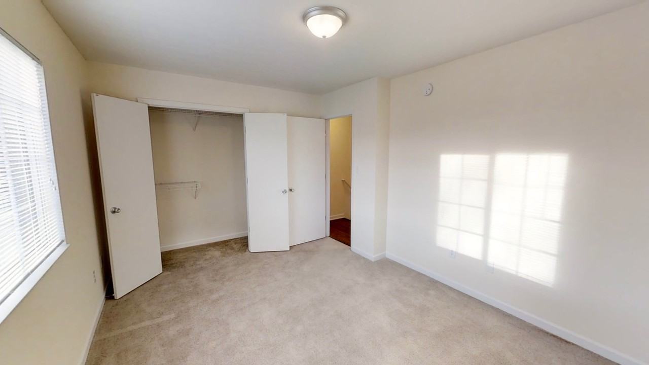 18 Chateau Ln - Photo 3 of 14