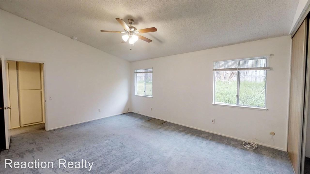 3265 Gallion Cir - Photo 3 of 3