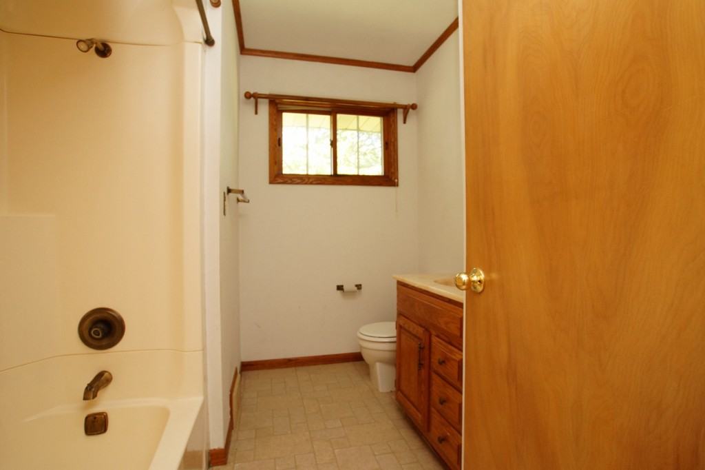 128 E Toledo St - Photo 2 of 3