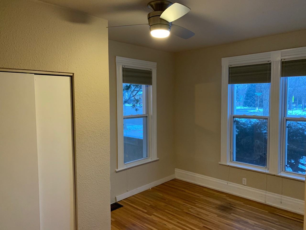 331 E Willamette Ave - Photo 3 of 8