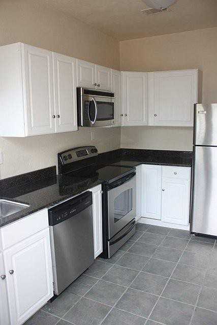 1209 E Fortification St - Photo 3 of 3