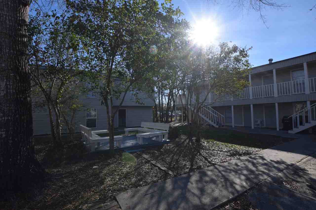 100 Mcarthur St - Photo 2 of 3