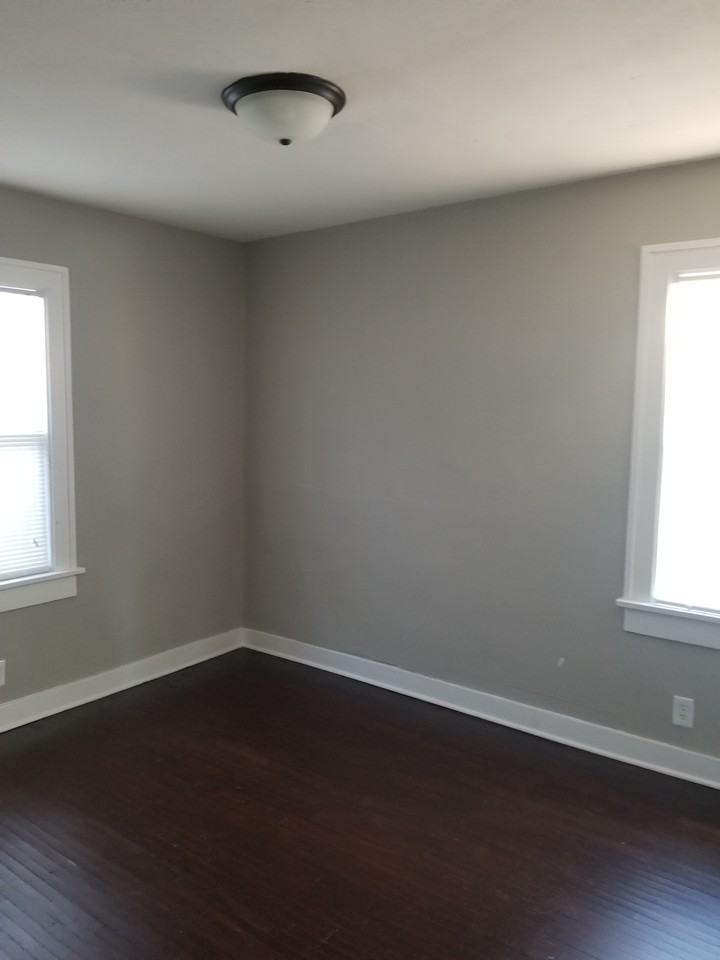 698 S Stone St - Photo 3 of 7