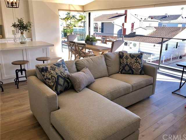 1608 Balboa Ave - Photo 3 of 10