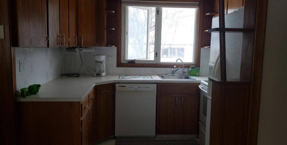 660 Aberdeen Crescent - Photo 3 of 16