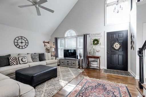 2410 Robert E Lee Rd - Photo 2 of 24